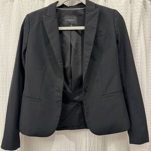 Barely worn Banana Republic Black Suit Blazer - Size 2 Petite
